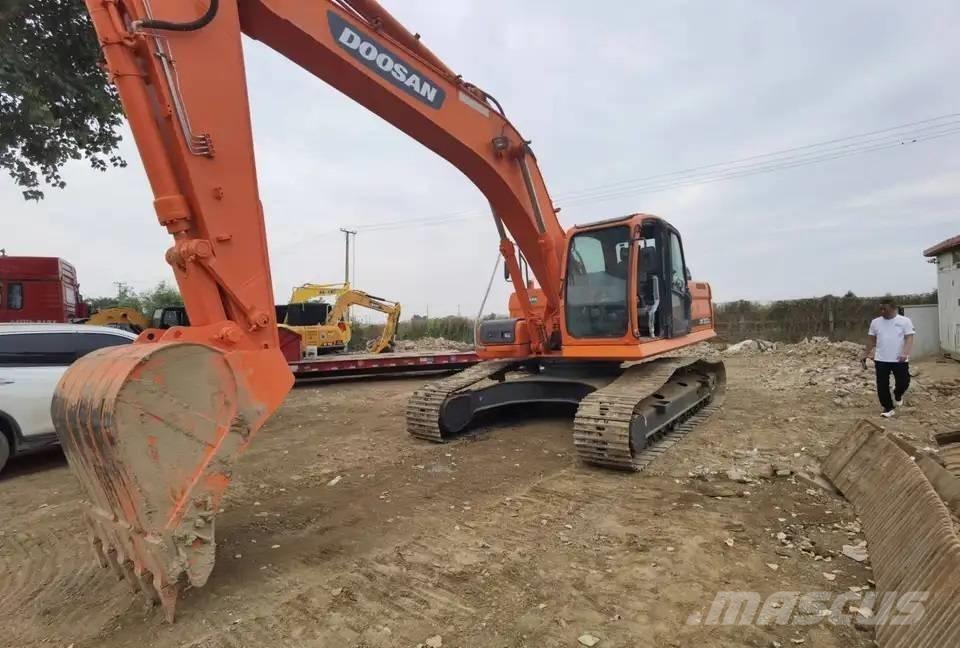 Doosan DX300LC Telakaivukoneet