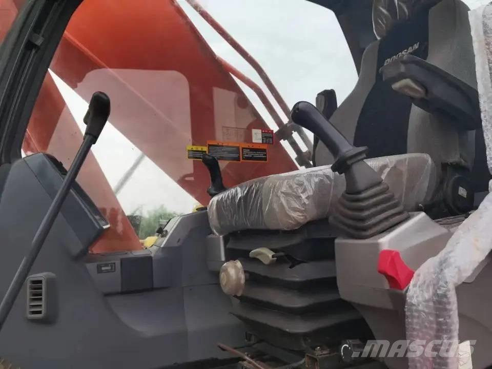 Doosan DX300LC Telakaivukoneet