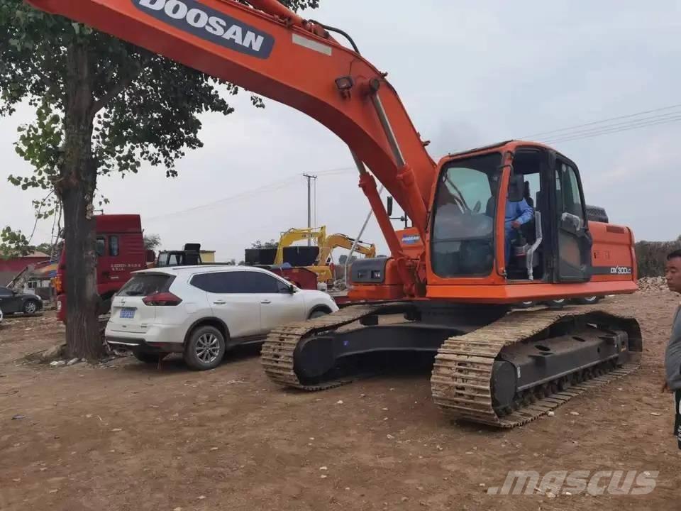 Doosan DX300LC Telakaivukoneet