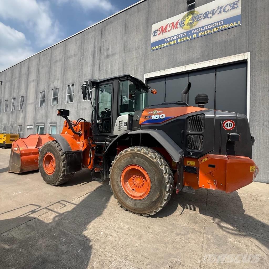 Hitachi ZW180-6 Pyöräkuormaajat