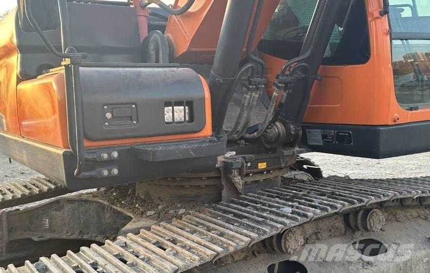 Doosan DX220 Telakaivukoneet