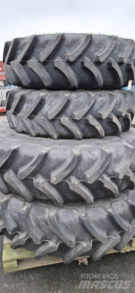 New Holland T5.110 Renkaat ja vanteet