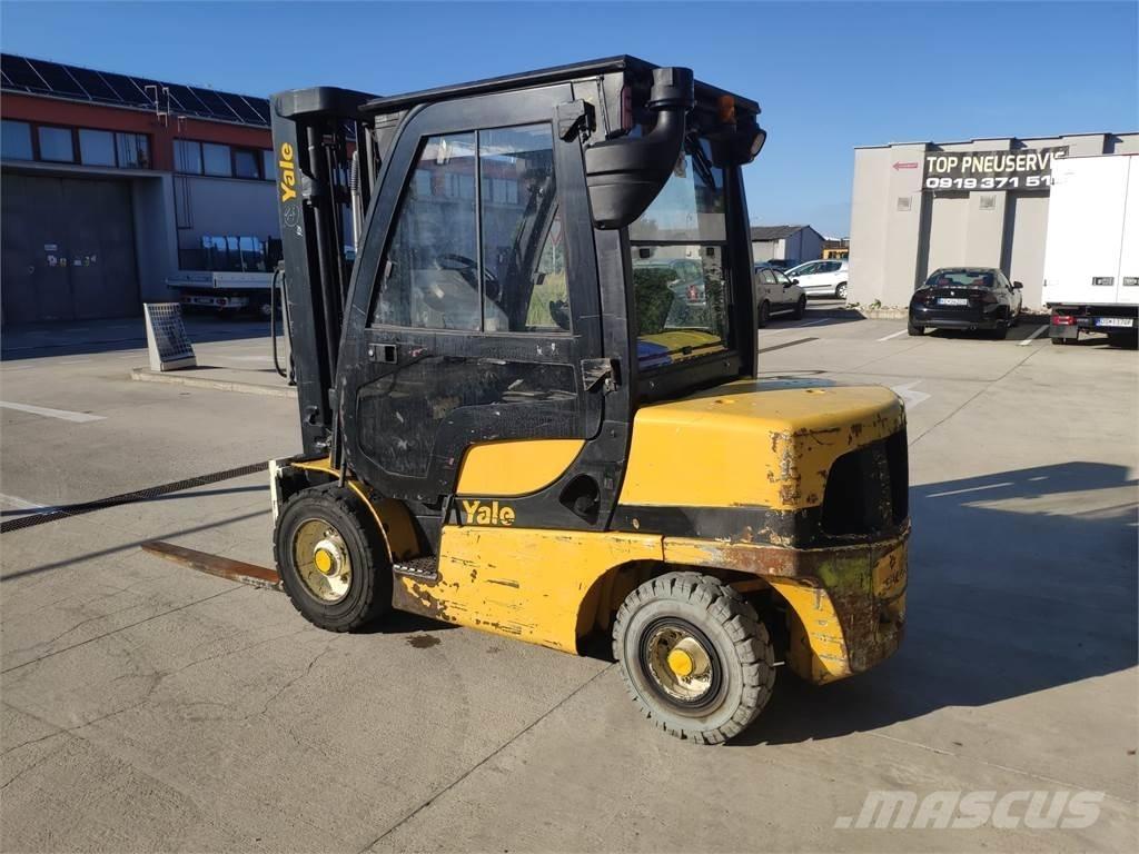 Yale GDP35VX Dieseltrukit