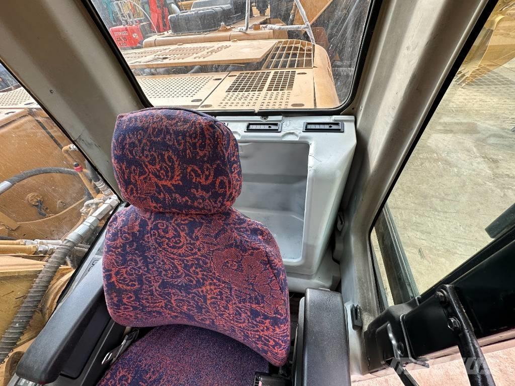 CAT 320 C L Telakaivukoneet