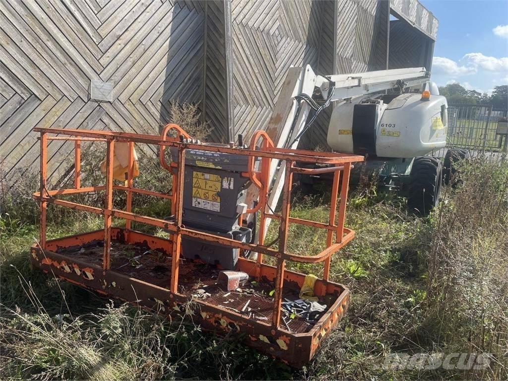 JLG 600AJ Kuukulkijat
