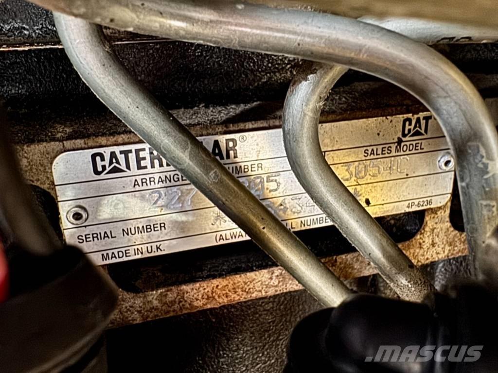 CAT 432 E Kaivurikuormaajat