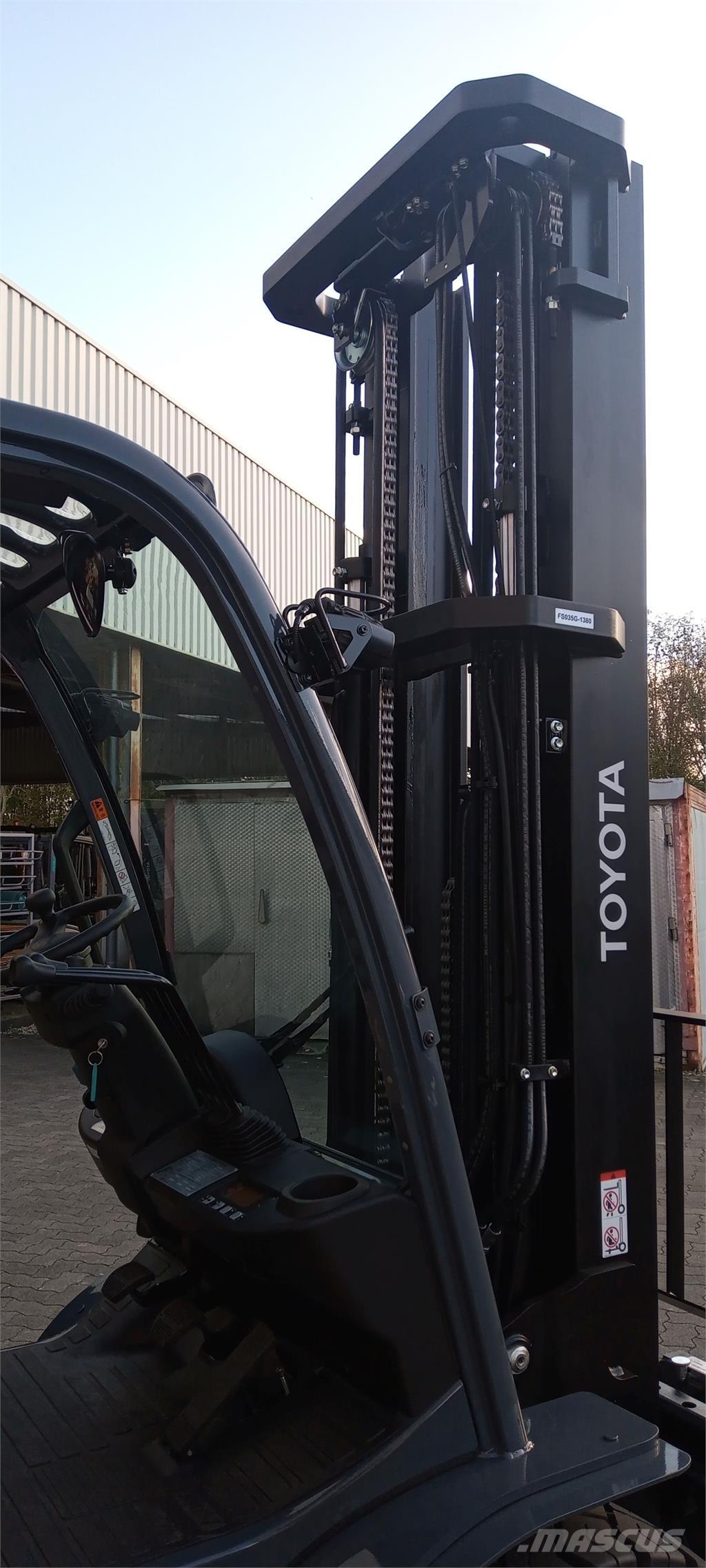 Toyota 02-8FGJF35 Nestekaasutrukit