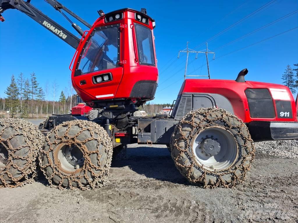 Komatsu 911 Harvesterit