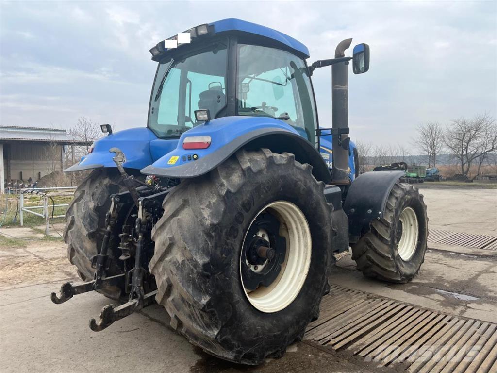 New Holland T8040 Traktorit