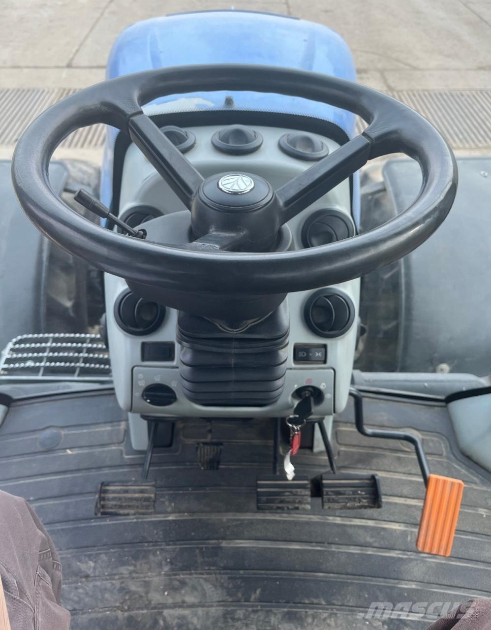 New Holland T8040 Traktorit