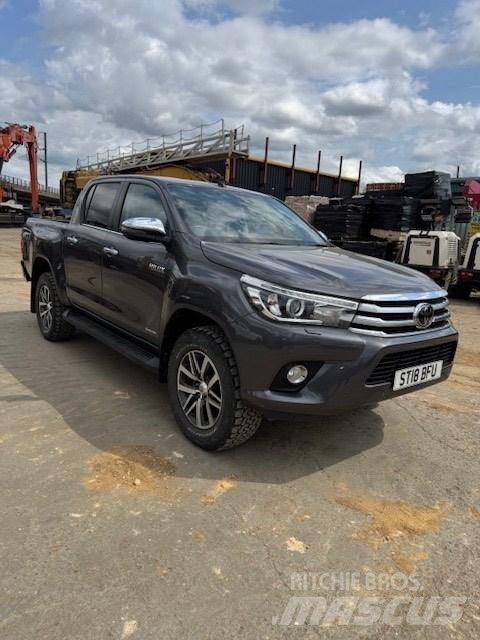 Toyota Hilux Lava-autot