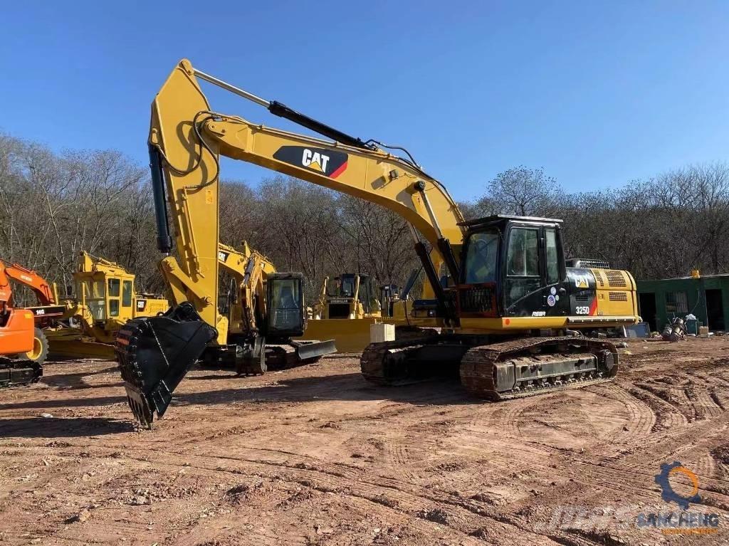 CAT 325 D Telakaivukoneet