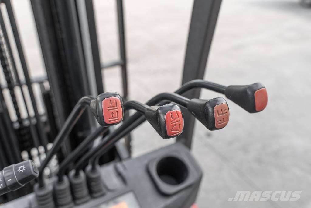 Manitou MI 25 D Dieseltrukit