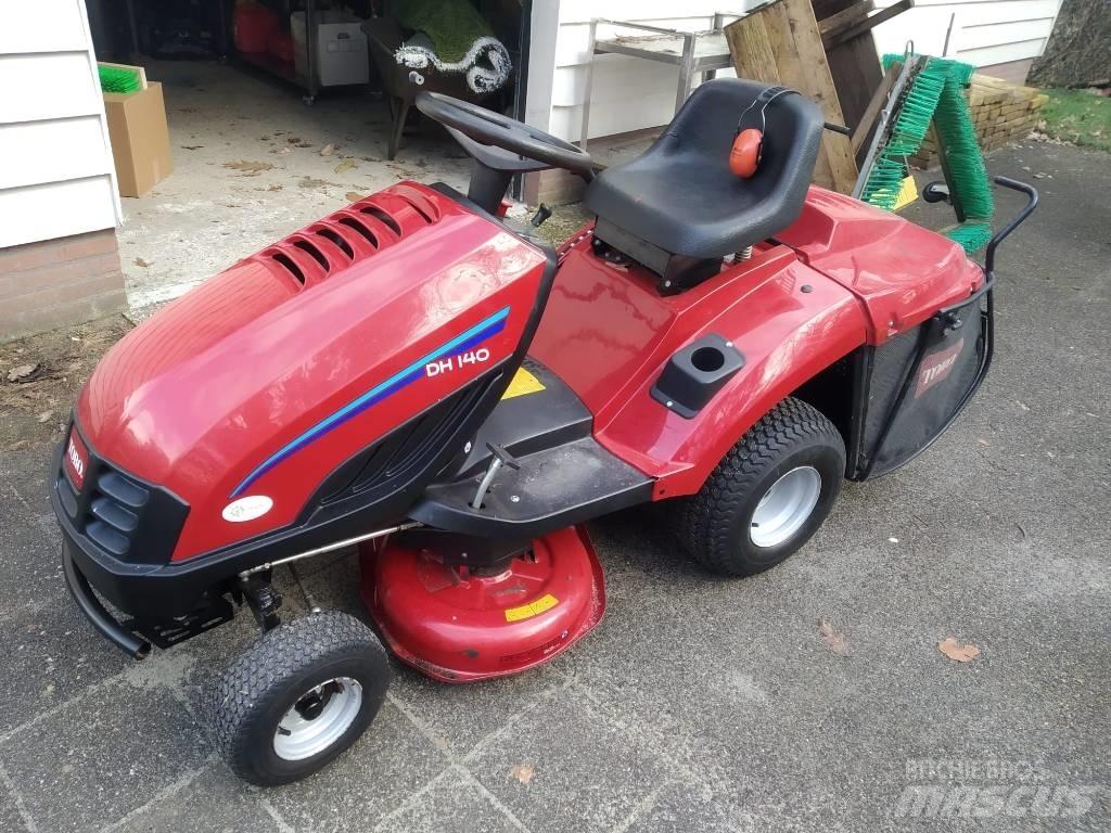 Toro zitmaaier DH140 Päältäajettavat ruohonleikkurit