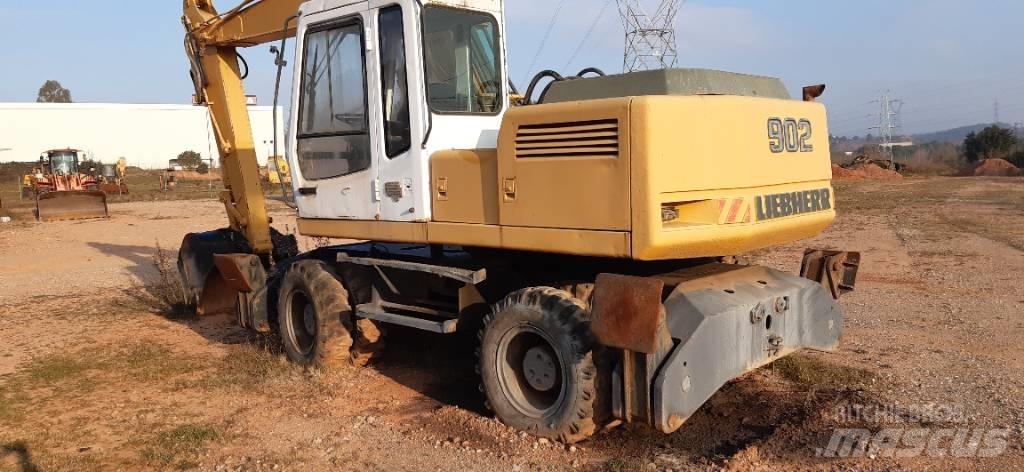 Liebherr A 902 Pyöräkaivukoneet