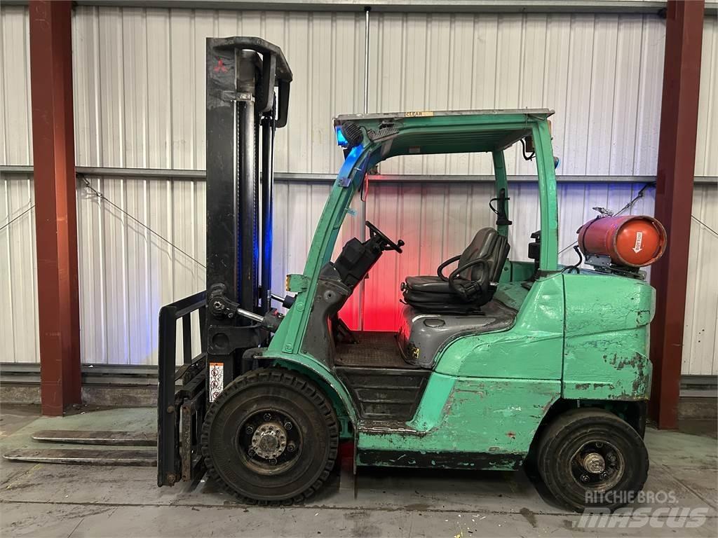 Mitsubishi FG40NT Nestekaasutrukit