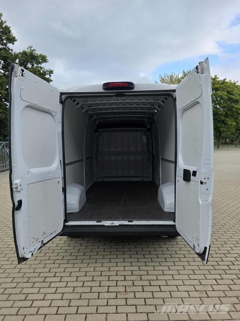 Opel Movano Pakettiautot