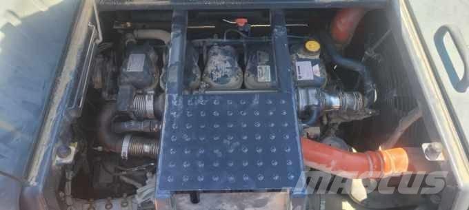 Doosan DX 300 LC-5 Telakaivukoneet