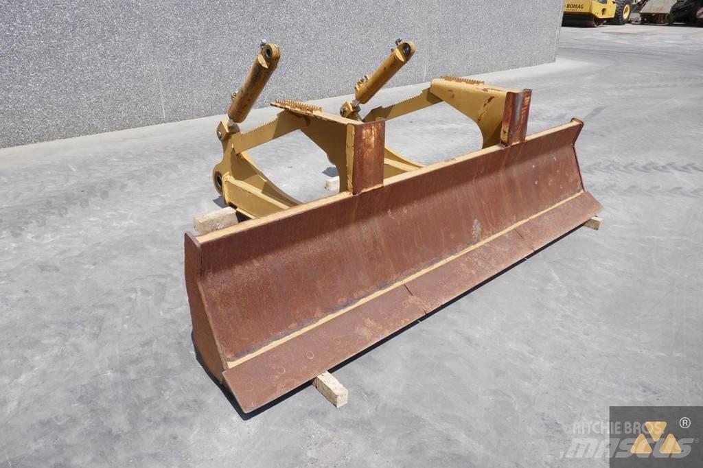 CAT Skidder blade Puskulevyt