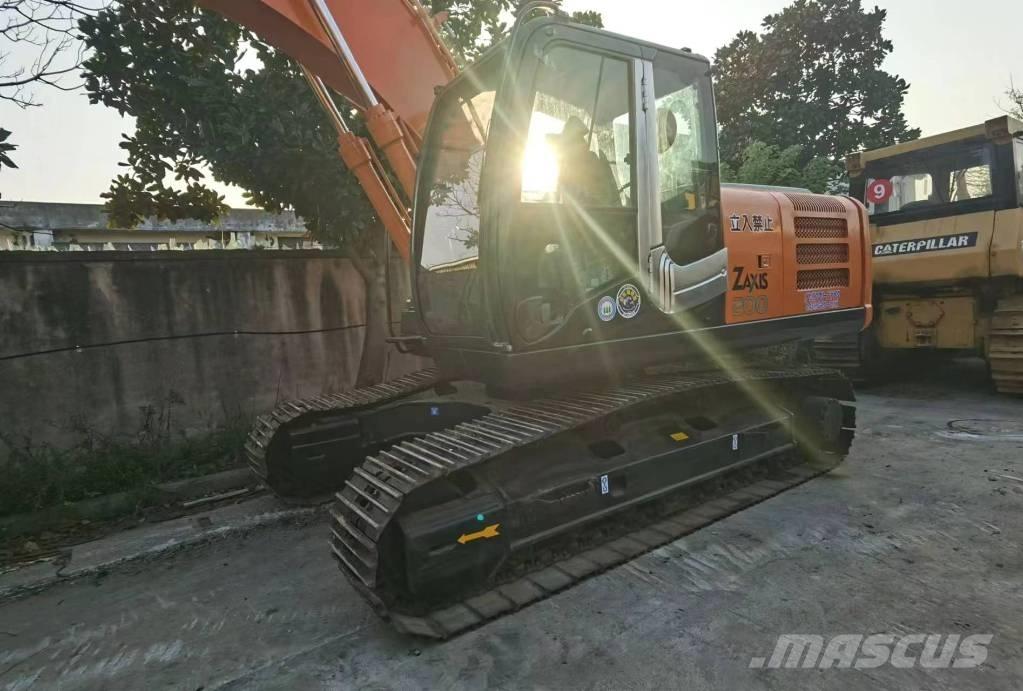 Hitachi ZX 200 Telakaivukoneet