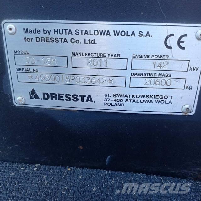 Dressta TD15M Telaketjupuskutraktorit
