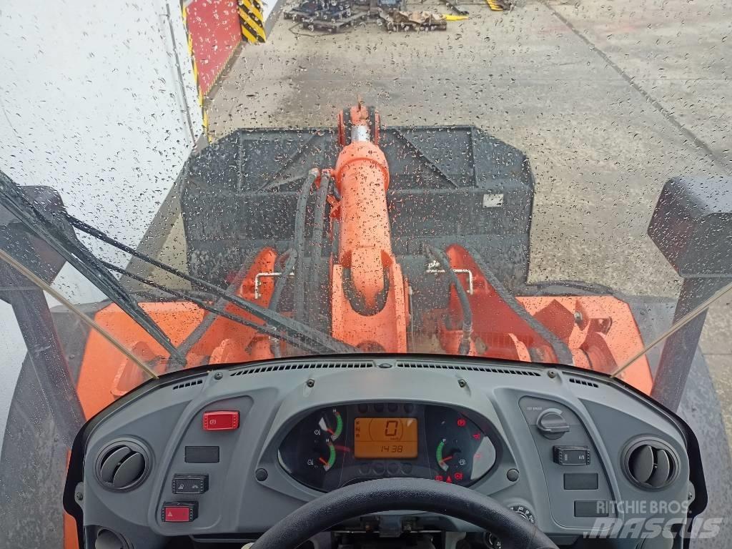 Hitachi ZW150 Pyöräkuormaajat
