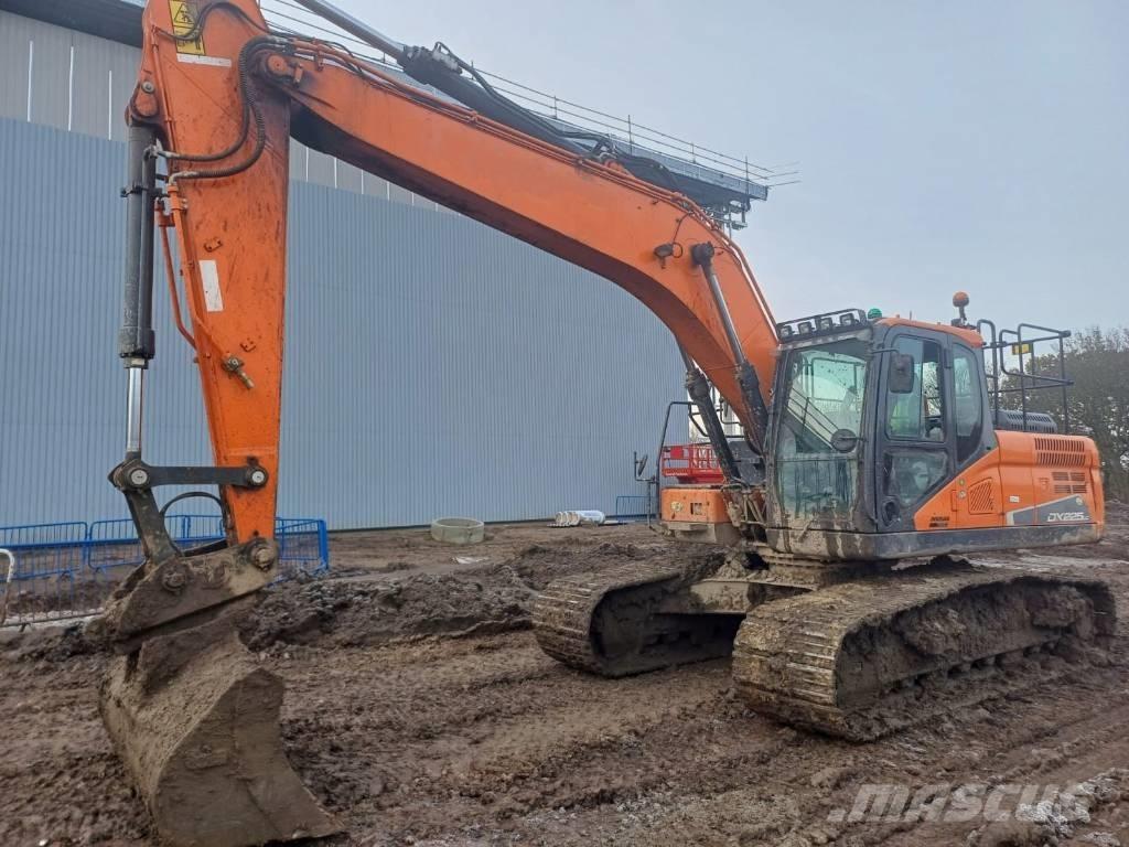 Doosan DX 225 LC-5 Telakaivukoneet