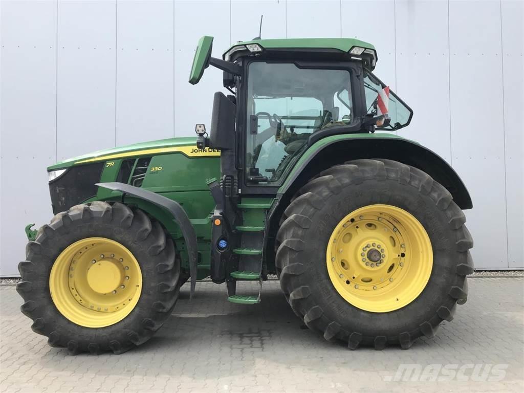 John Deere 7R 330 Traktorit