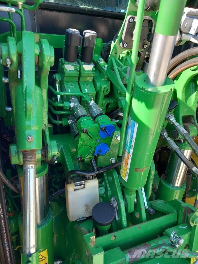 John Deere 5125 R Traktorit