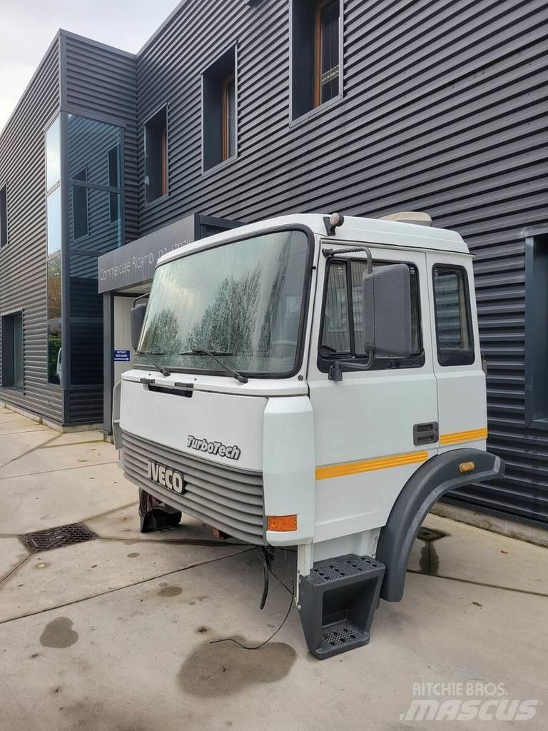 Iveco TURBOTECH Ohjaamot ja sisustat