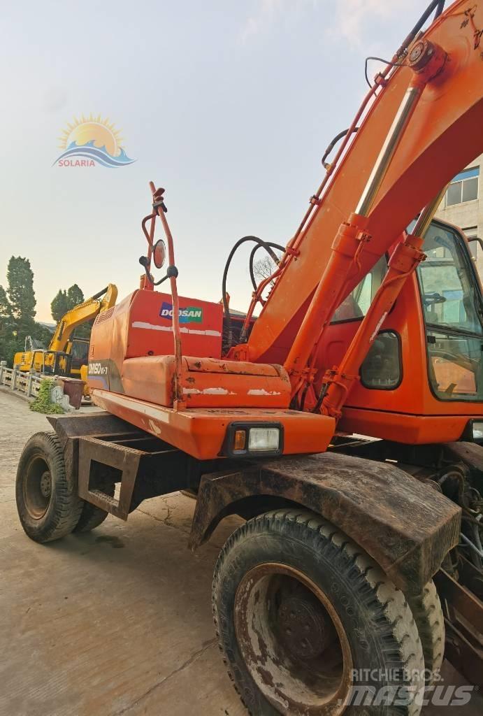 Doosan DH 150 W-7 Pyöräkaivukoneet