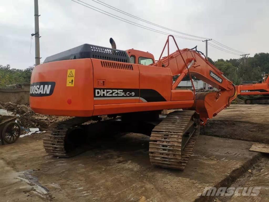 Doosan DH225LC-9 Telakaivukoneet