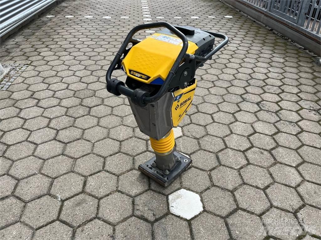 Bomag BT60E Tärylevyt