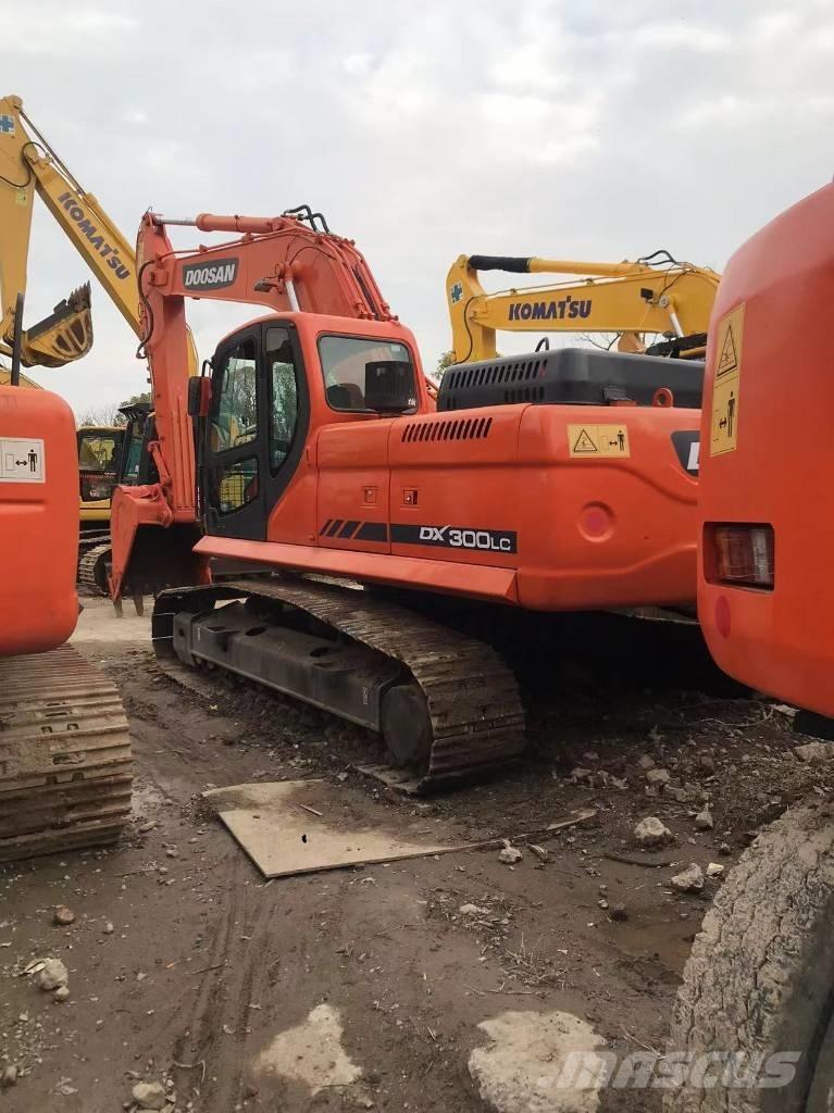 Doosan DX 300 Telakaivukoneet
