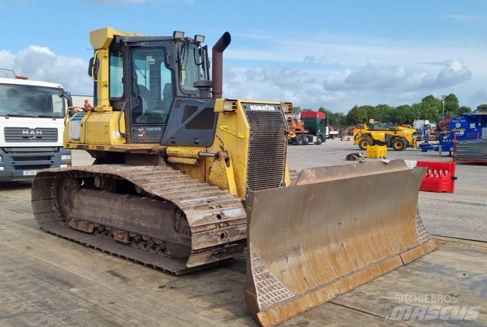 Komatsu D 61 PX-15 Telaketjupuskutraktorit
