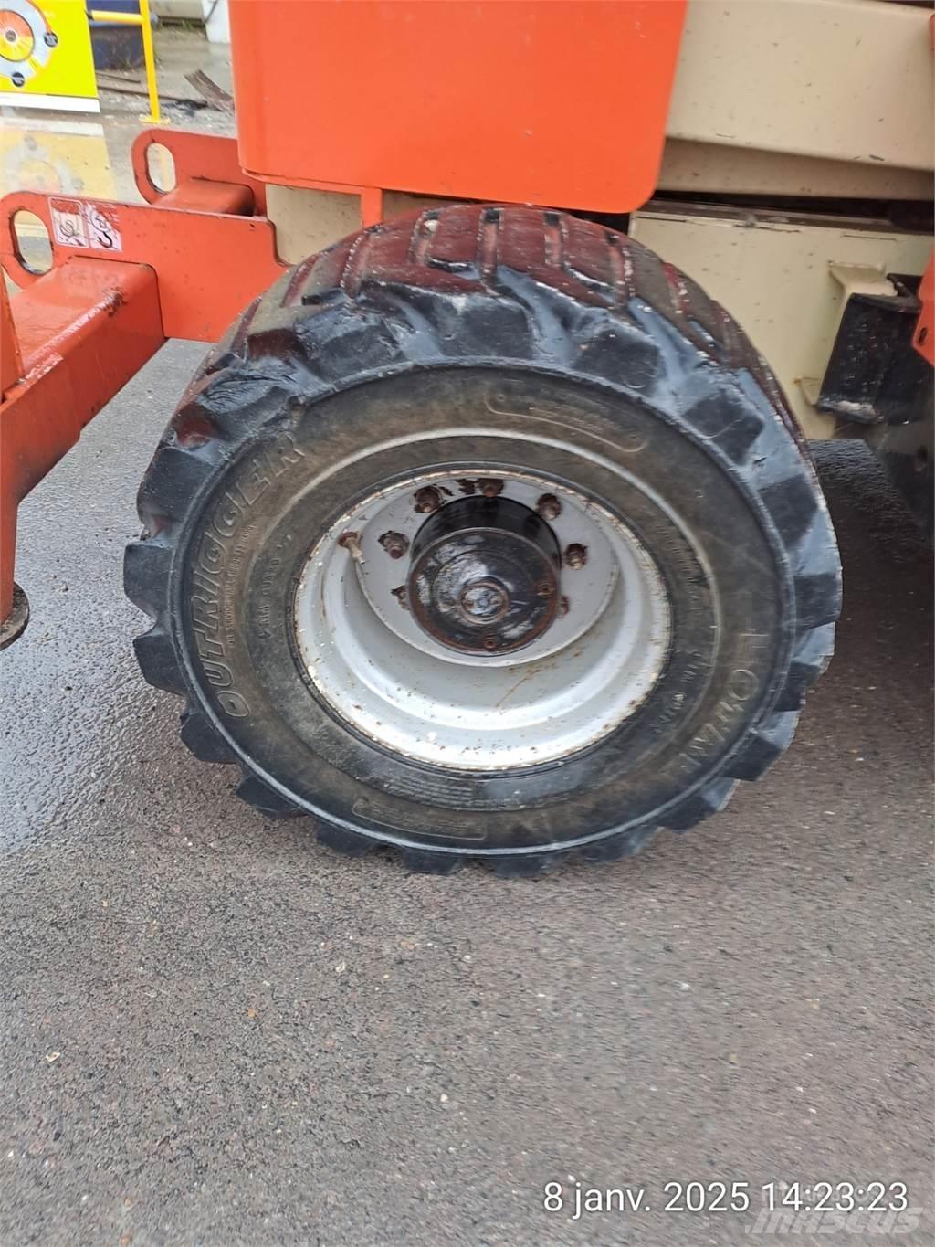JLG 4394RT Saksilavat