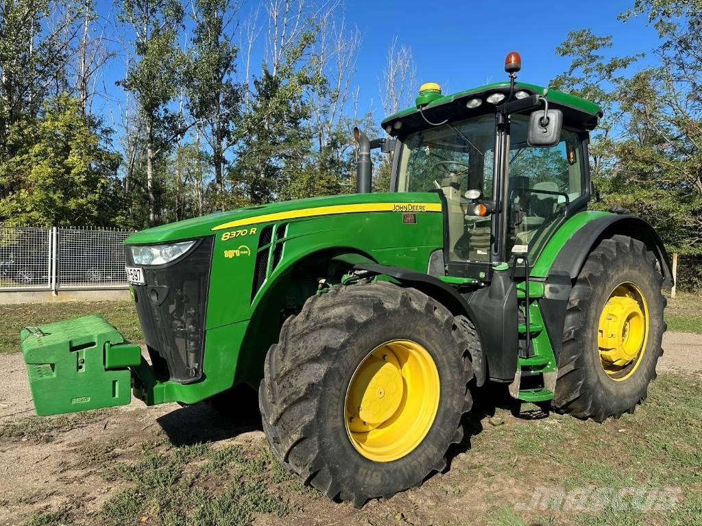 John Deere 8370 R Traktorit