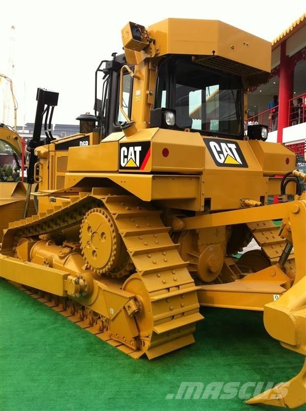 Komatsu d65ex-16 Telaketjupuskutraktorit