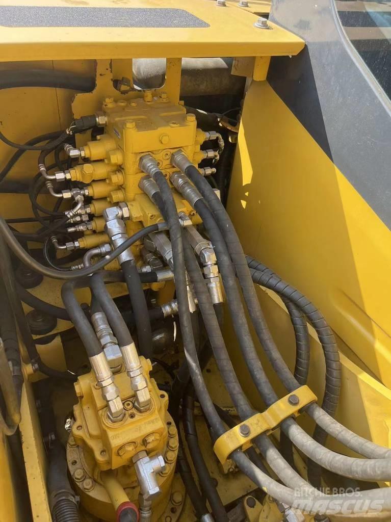 Komatsu PC 130-8 Midikaivukoneet 7t - 12t