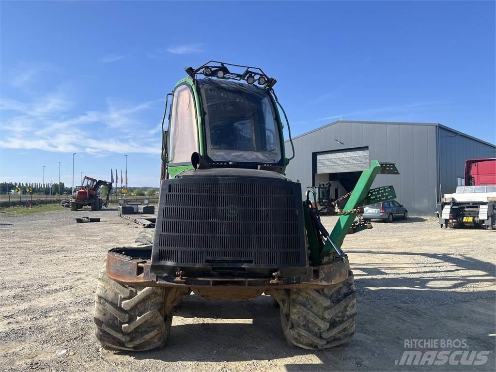 John Deere 1010E Harvesterit