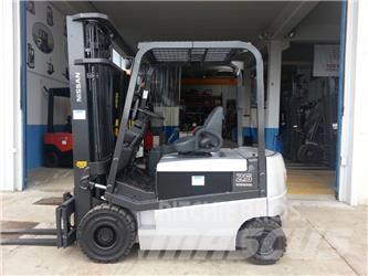 Nissan Q02L25CU Sähkötrukit