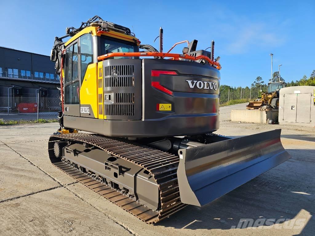 Volvo ECR235EL Telakaivukoneet