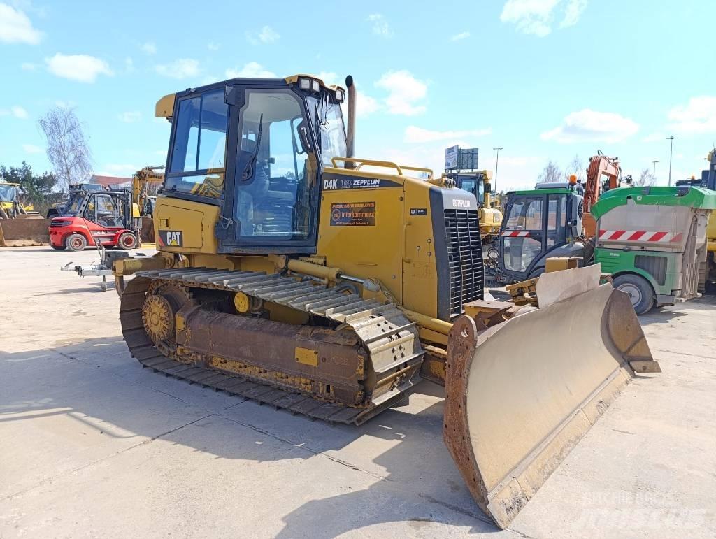 CAT D 4 K Telaketjupuskutraktorit