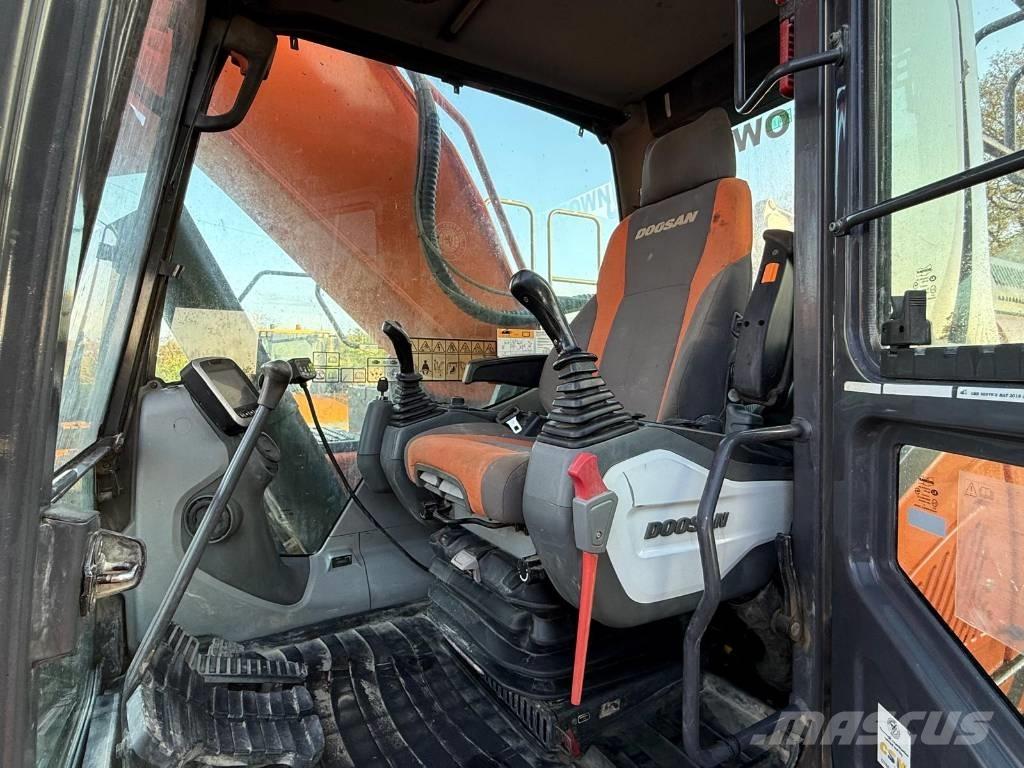 Doosan DX 340 LC Telakaivukoneet