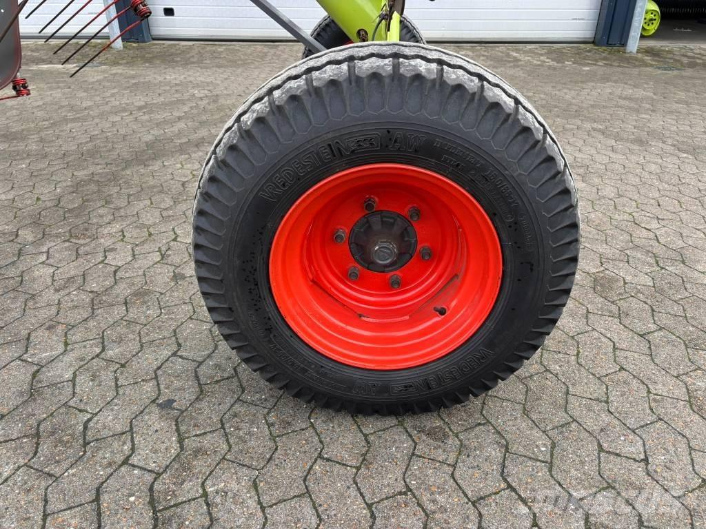 CLAAS Liner 2900 Pöyhimet ja haravat