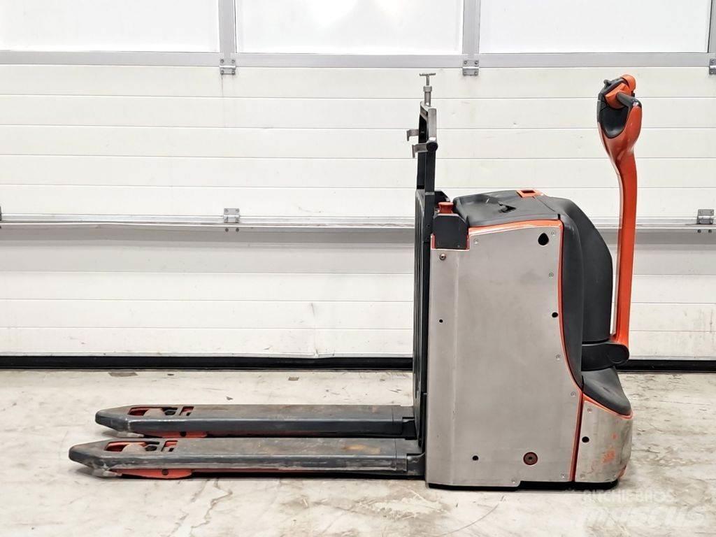 Linde T16L Lavansiirtotrukit