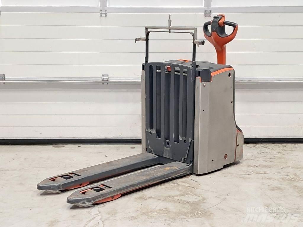 Linde T16L Lavansiirtotrukit