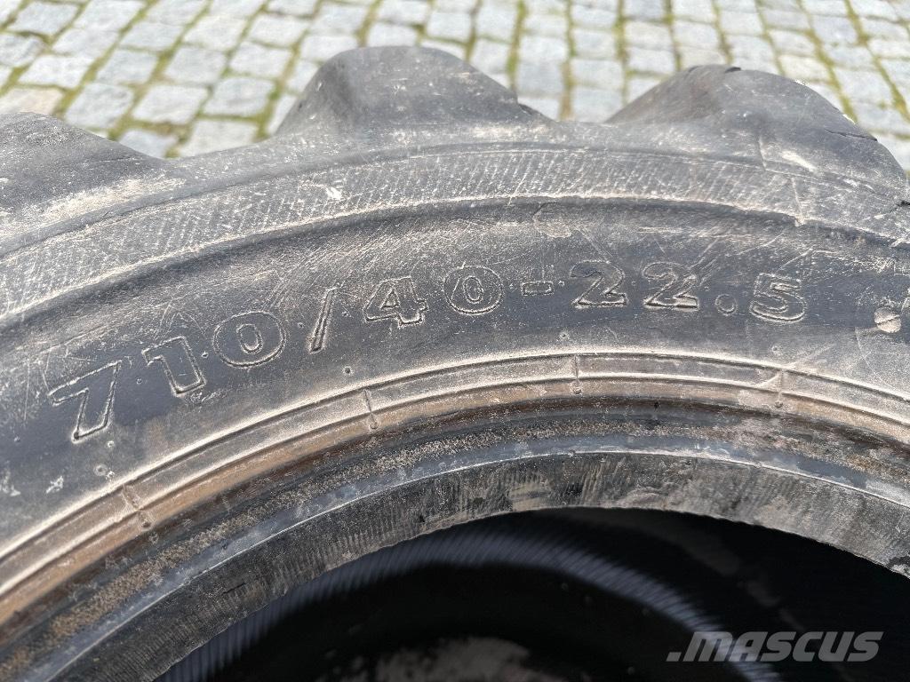 Nokian 710/40-22.5 Renkaat ja vanteet