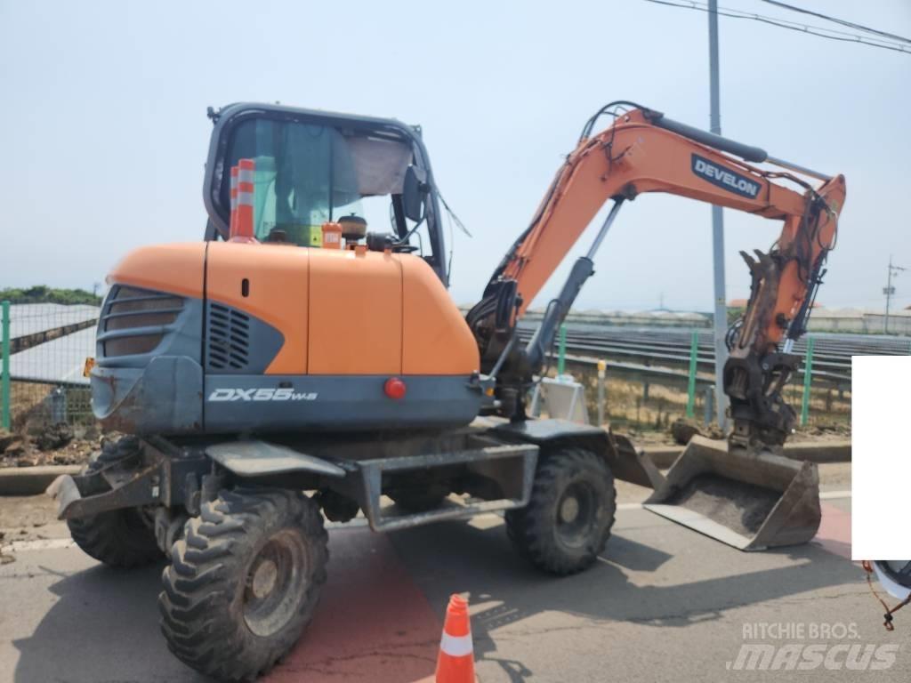 Doosan DX 55 W Pyöräkaivukoneet