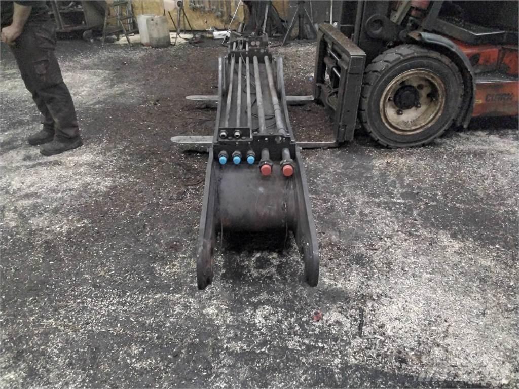 John Deere CH9 Harvesterinosturit